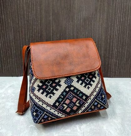 Stylish Leather Flap Sling Bag for Everyday Use 152